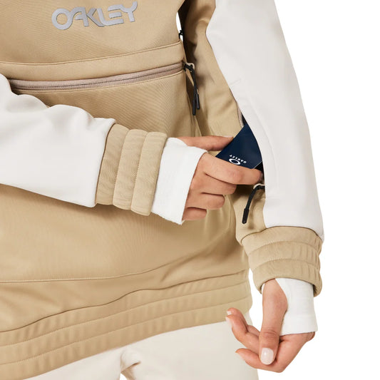 BUZO IMPERMEABLE OAKLEY TNP NOSE GRAB SOFTSHELL | FNDry10K | MUJER