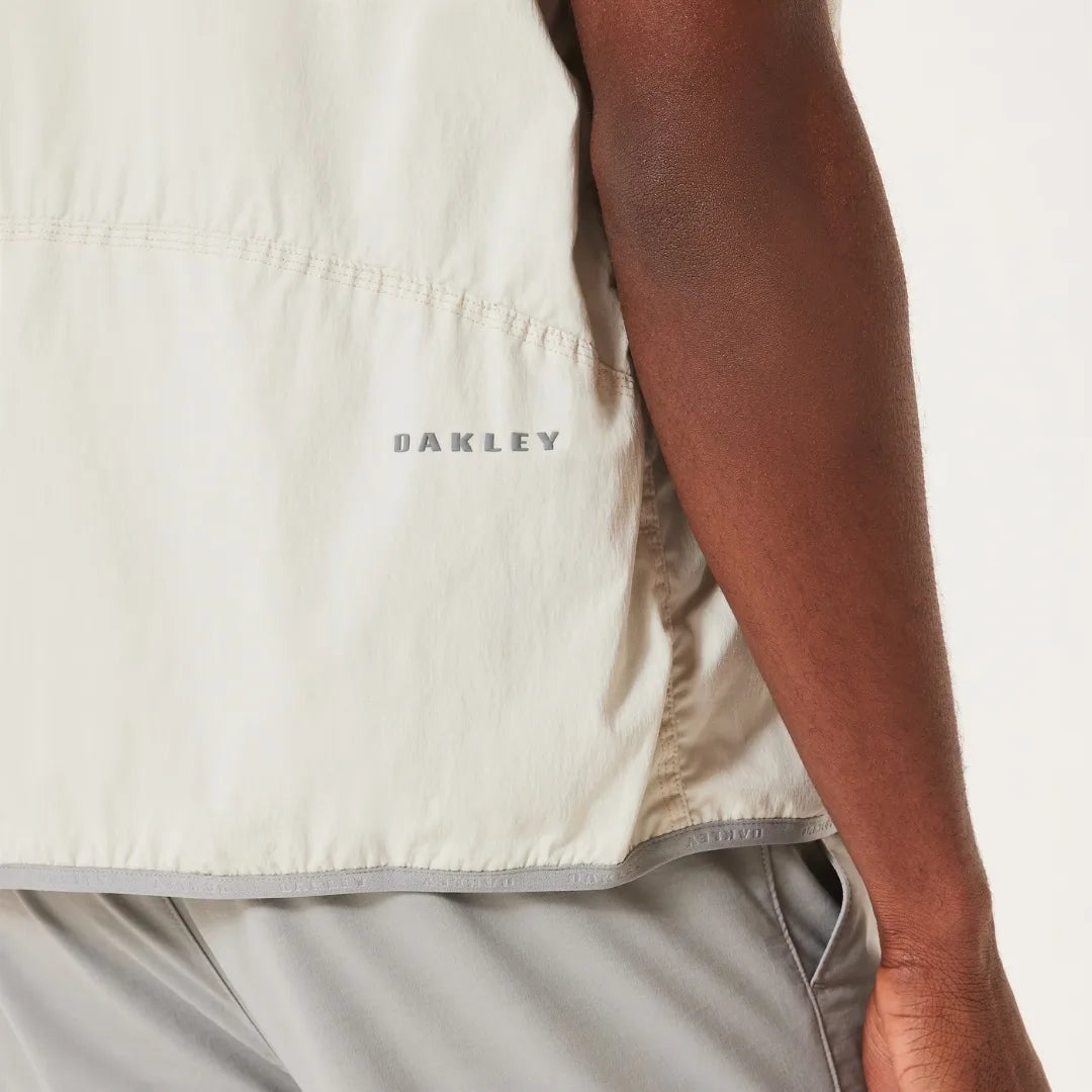 Oakley Driven Element Vest chaleco de golf con forro termico color Mist