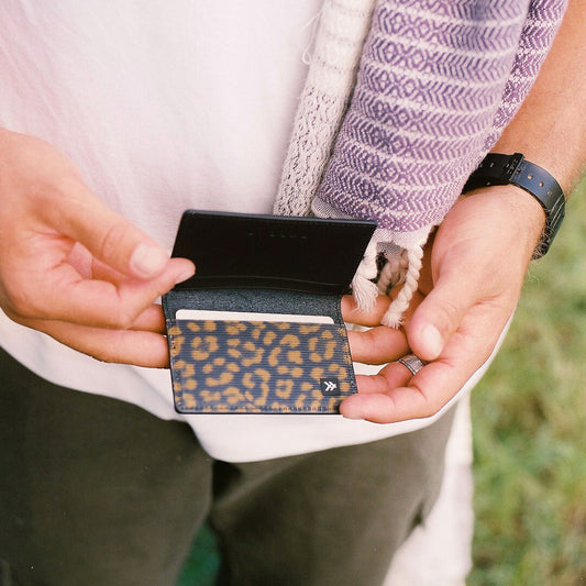 Billetera Thread® Bifold Wallet con Bloqueo RFID - Minimalista
