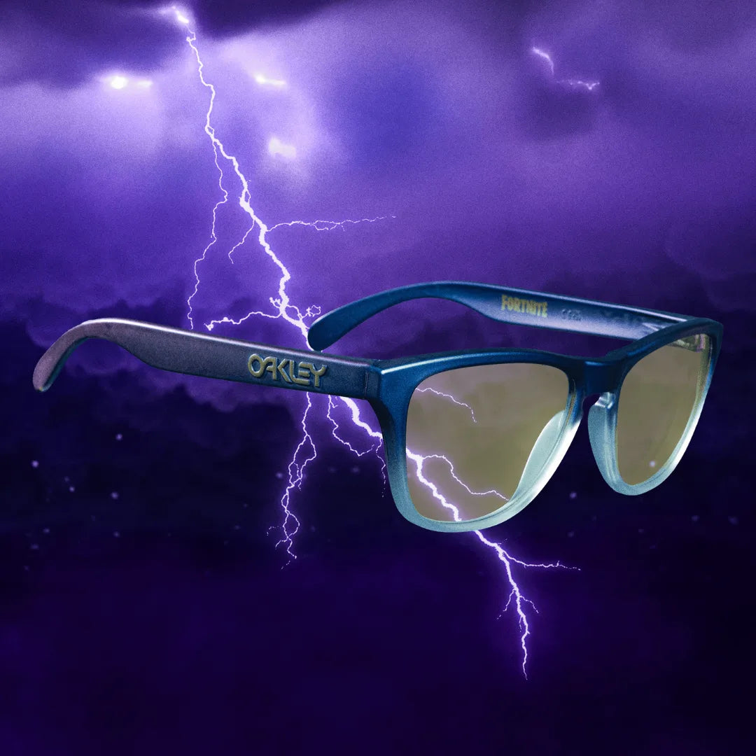 Oakley Frogskins X Fortnite OO9013-M455 – Montura Matte Cyan/Blue/Clear Shift Fade con lentes Prizm Gaming 2.0