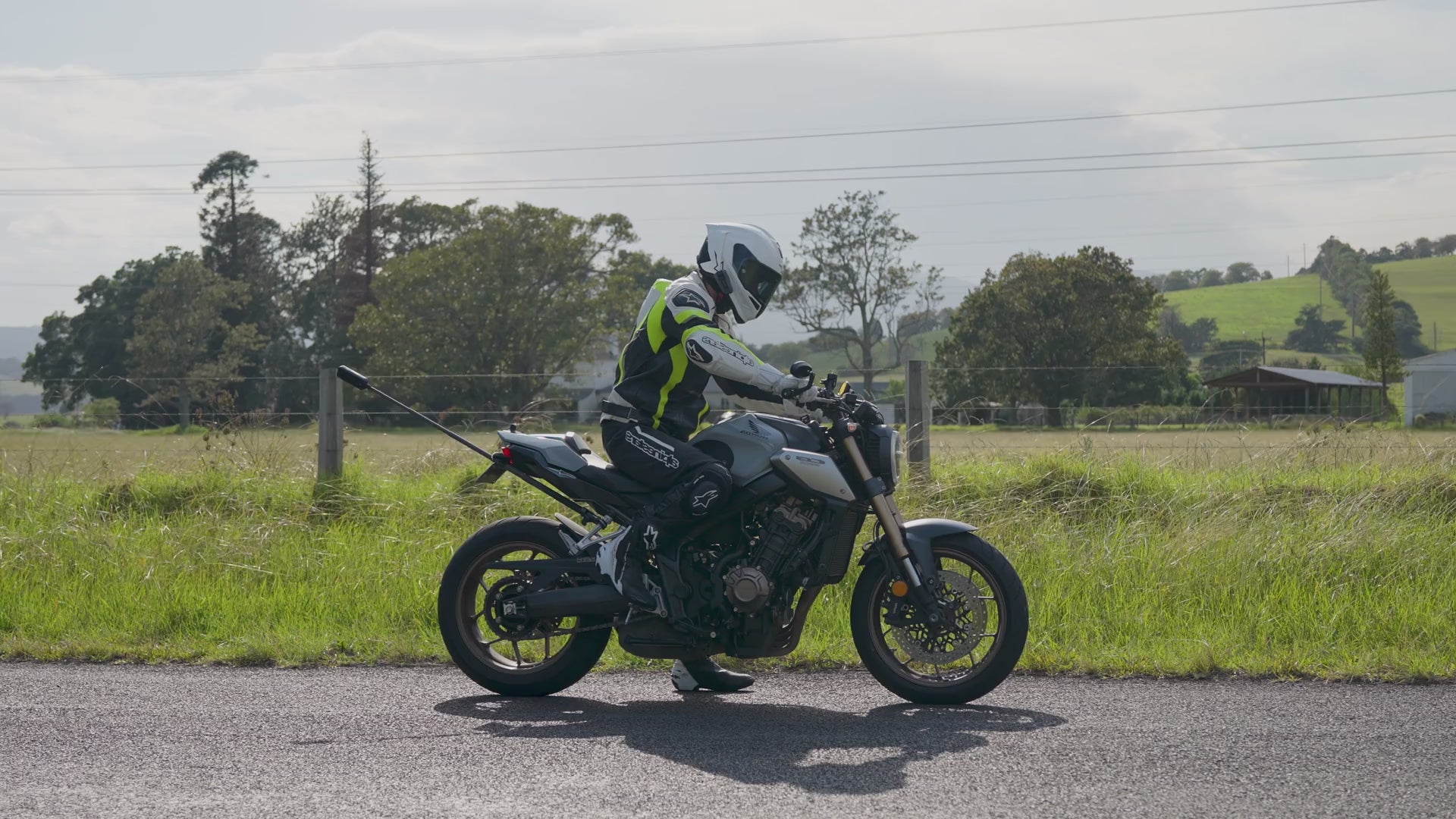 Insta360 X5 Motorcycle Bundle 360° 8K con chip triple IA